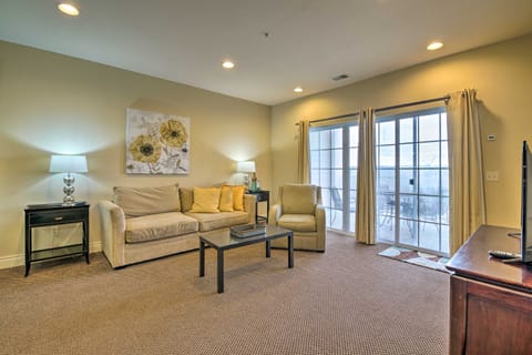3 Mi to Dtwn: Inviting Branson Condo w/ Balcony Apartment in Branson