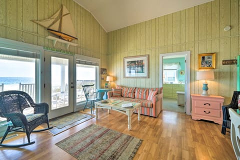 Peaceful 'Cottage By The Sea' Oceanfront Home! Haus in Topsail Beach
