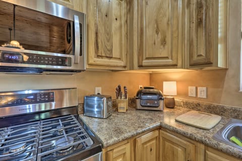 Torreon Townhome w/ Private Deck & BBQ Grill Condo in Show Low