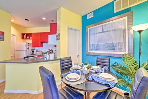 Corpus Christi Resort Condo - Walk to Beach! Apartment in North Padre Island