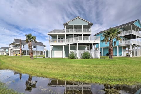 Beautiful Galveston Retreat: Walk to the Beach! House in Galveston Island