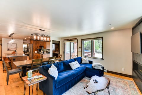 Walk to Main St: Ski-In/Ski-Out Breckenridge Condo Apartment in Breckenridge