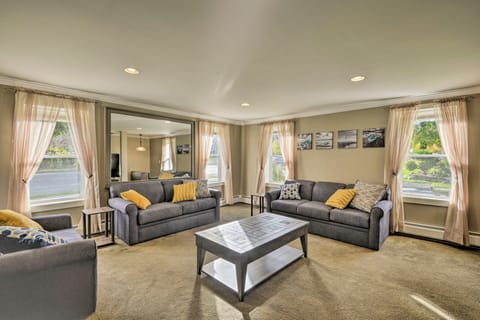 Spacious Home by Finger Lakes & Watkins Glen! Maison in Burdett