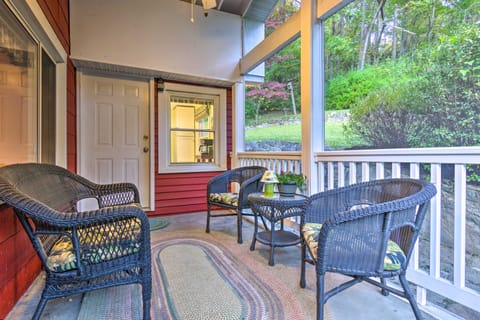Private & Cozy Chimney Rock Abode w/ Fire Pit Cottage in Chimney Rock