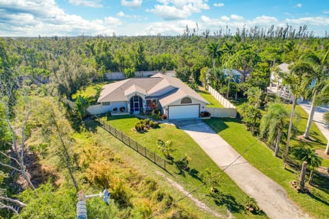 Game Room & Deck: Spacious Home in St James City House in St James City