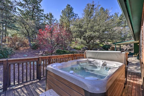 'Knotty Pine Retreat' with Private Hot Tub! House in Prescott
