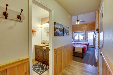 Resort-Style Granby Studio Near Skiing +  Hiking! Apartment in Granby