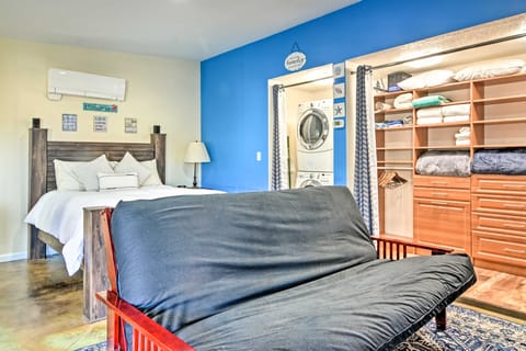 Albuquerque Studio with Shared Pool & Fire Pit! Apartment in Albuquerque