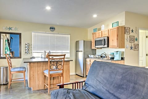 Albuquerque Studio with Shared Pool & Fire Pit! Apartment in Albuquerque