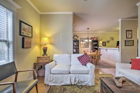 Fayetteville Apt by Univ of Arkansas Campus! Apartment in Fayetteville