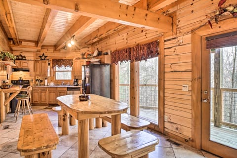 Cosby Cabin w/ Hot Tub ~ 18 Mi to Gatlinburg! House in Cosby