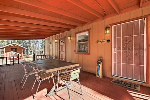 3 Homes for the Price of 1! Hot Tub & Fenced Yard House in Pinetop-Lakeside