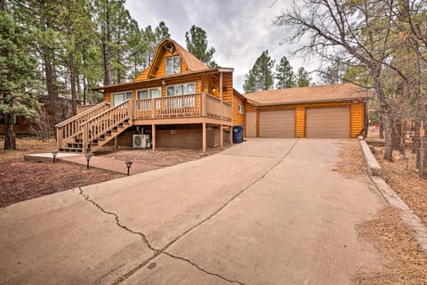 Pet-Friendly Show Low Cabin w/ Fire Pit! House in Show Low