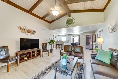 Mtn-View Condo w/ Hot Tub Access in Sedona! Apartment in Village of Oak Creek