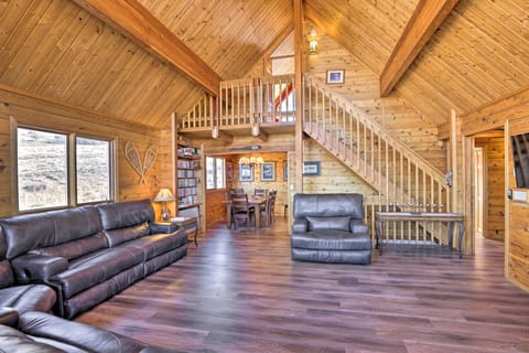 Spacious Family Cabin ~ 1 Mi to Granby Ranch! House in Granby