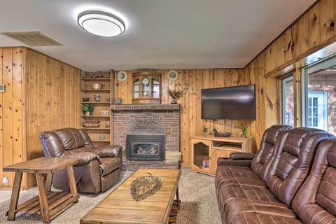 Rustic Spearfish Cabin on 12-Acre Trout Farm House in North Lawrence