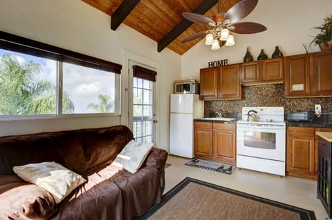 Cozy Kona Coast Apt w/ Lanai ~ 8 Miles to Beach! Cottage in Kalaoa