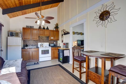 Cozy Kona Coast Apt w/ Lanai ~ 8 Miles to Beach! Cottage in Kalaoa