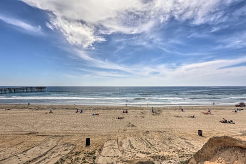 Pacific Beach Apartment: Walk to Beach & Pier! Apartment in Pacific Beach