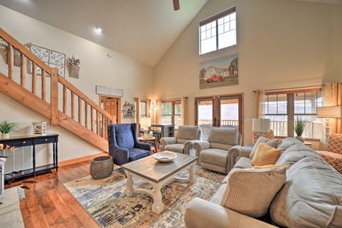 Serene Canton Escape w/ Hot Tub & Mtn Views! House in East Fork