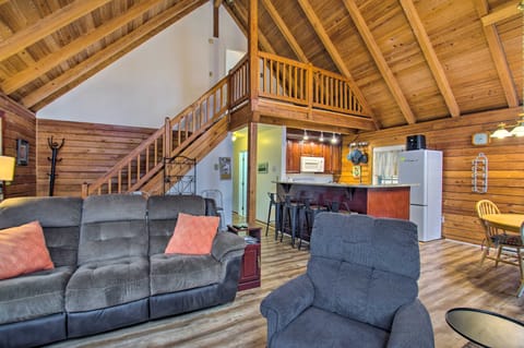 Wintergreen Home w/ Deck - Near Skiing & Hiking! Casa in Nelson County