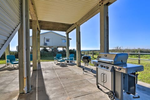 2nd Row Waterfront Retreat - Steps to the Beach! House in Galveston Island