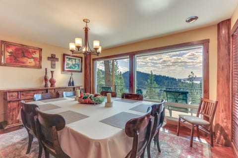 Stunning Coeur d'Alene Vacation Home Decks + Views House in Coeur dAlene