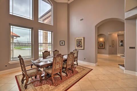 Grand Rosharon Estate on 10 Acres of Farmland House in Alvin