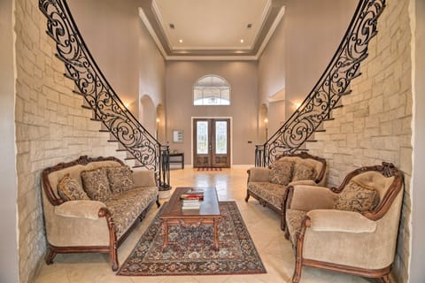 Grand Rosharon Estate on 10 Acres of Farmland House in Alvin