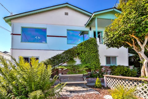 Stunning Monterey Home w/ Views Right on the Bay! House in Pacific Grove