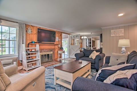 Mid Cape Retreat: Private Way to Beach, 3 Min Walk Maison in South Yarmouth