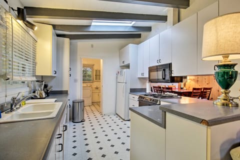 Walk to La Jolla Beach: Expansive 2-Home Escape! House in La Jolla Shores