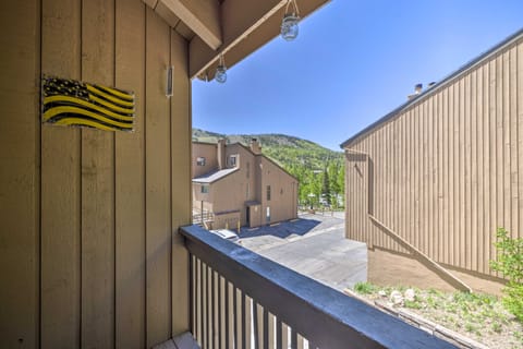 Brian Head Condo w/ Deck & View - Walk to Ski Lift Apartment in Brian Head