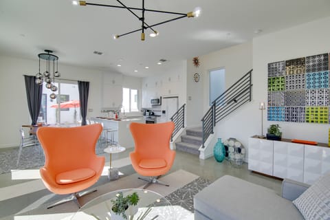 Mountain-View Deck + Pool: Luxe Palm Springs Home House in Palm Springs