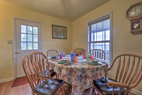 Cozy Rixeyville Cottage w/ Deck, Grill, & Stabling Casa rural in Shenandoah Valley