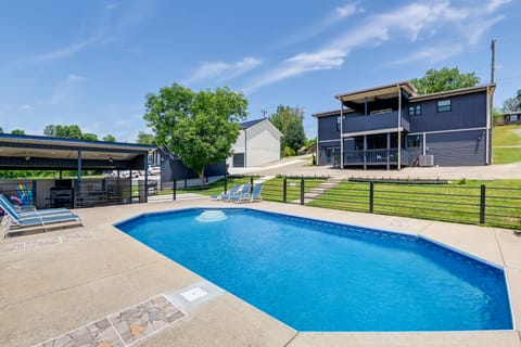 Nashville Home w/ Seasonal Pool < 5 Mi to Dtwn! House in East Nashville