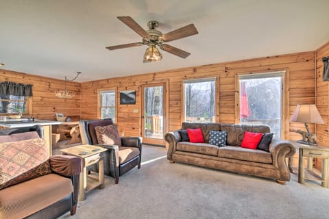 Cabin w/ Fire Pit: 5 Mi to Cataloochee Skiing House in Maggie Valley