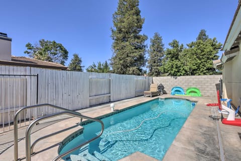 Pet-Friendly Family House w/ Pool & Fireplace House in Bakersfield