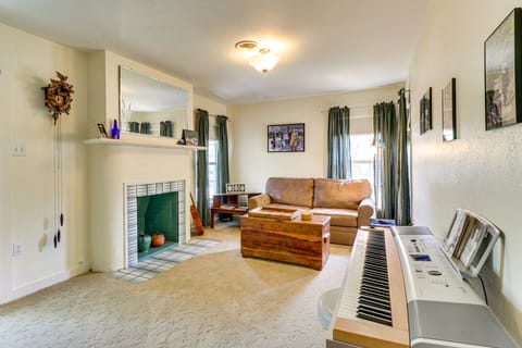 Walk to Mueller Lake Park! Home w/ Patio & Yard House in Austin