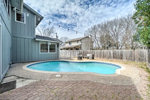 Pet-Friendly Round Rock Home with Private Pool! Casa in Round Rock