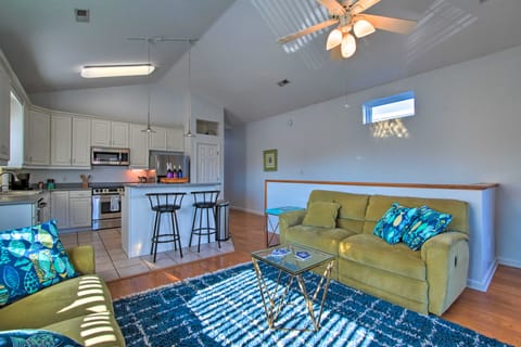 Southport Condo with Fire Pit, Deck & Private Pool Apartment in Southport