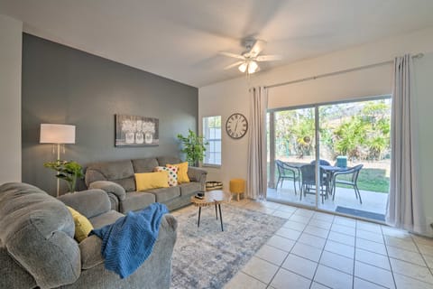 Charming Townhome w/ Patio < 9 Mi to Disney! Apartment in Kissimmee