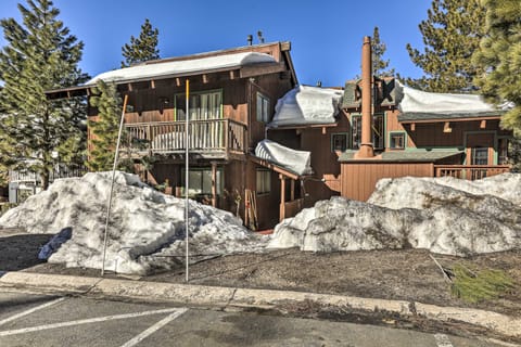 Tahoe Area Townhome < 1 Mi to Heavenly Lifts! Condominio in Round Hill Village