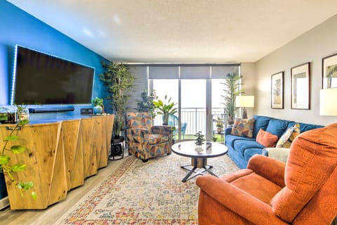 Condo w/ 2 Pools + Hot Tub in North Myrtle Beach! Apartment in North Myrtle Beach