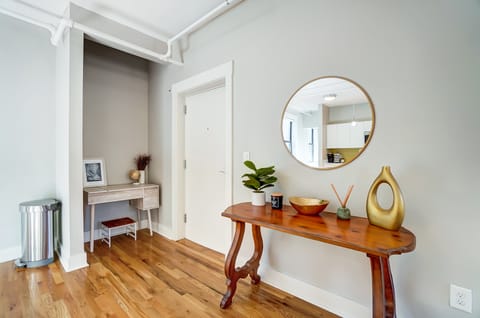 'The Republic Retreat' Walk to Washington Park! Apartment in Over The Rhine