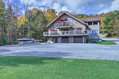 Lakefront Adirondacks Home: Fish, Hike, Ski! Apartment in Bolton Landing