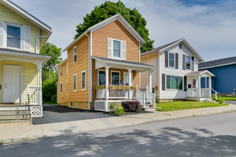 Cozy Finger Lakes Abode in Downtown Canandaigua! House in Canandaigua Lake