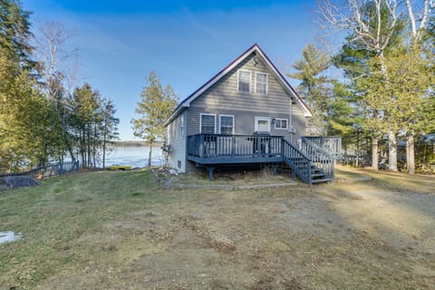 Waterfront Lincoln Home w/ 2 Decks & Fire Pit Haus in Lincoln