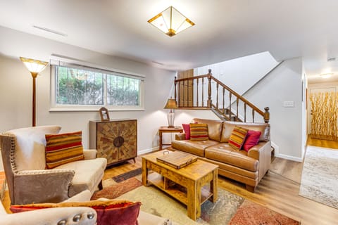 Hillside Place w/ Mountain Views ~ 8 Mi to Dtwn! Apartment in Colorado Springs