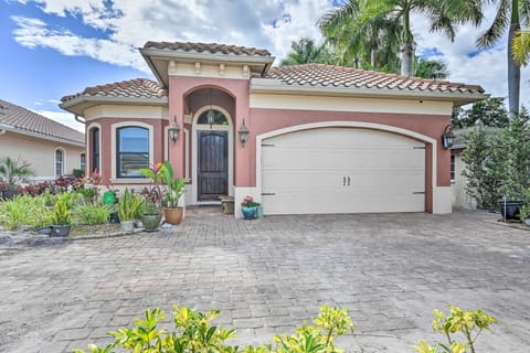 Coastal Naples Getaway ~ 2 Mi to Beaches! House in Naples Park